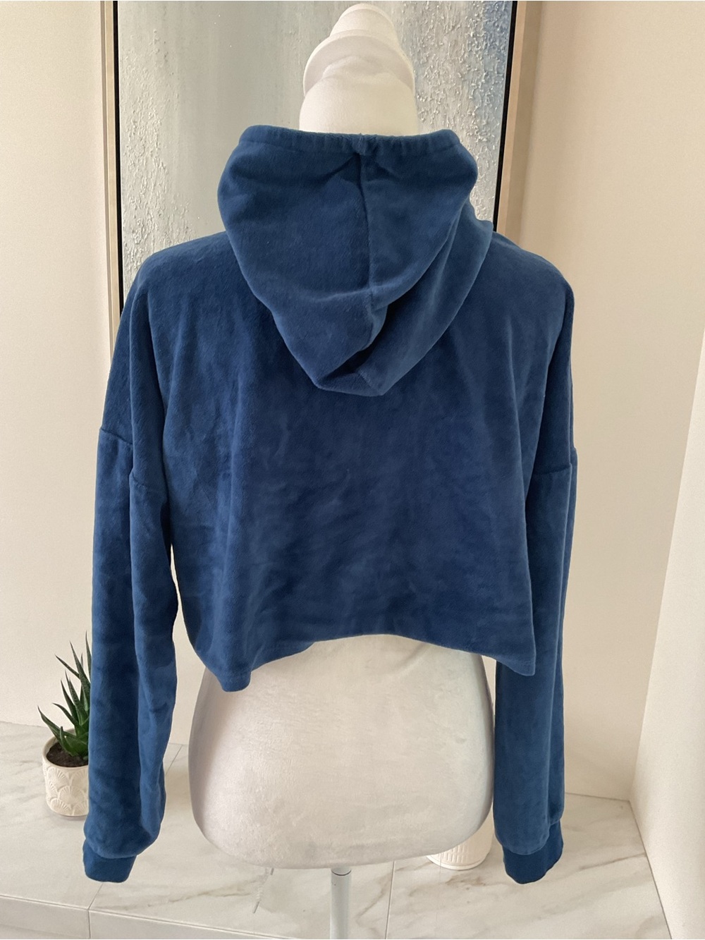 *Cabin Fever *Blue Velour Cropped over the head Hoodie . - Picture 4 of 8
